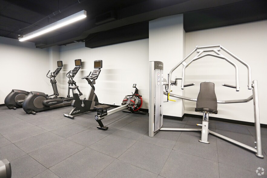 More Photos Of 4334 N Hazel St, Chicago Apartments For Lease