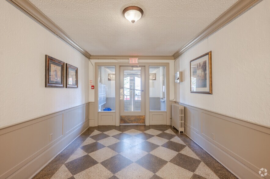 More Photos Of 1520-1524 Bathurst St, Toronto Apartments For Sale