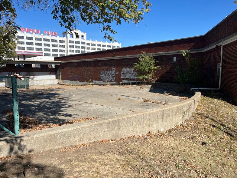 More Photos Of 123 Belmont Blvd, Kansas City Warehouse For Sale