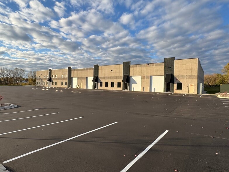 More Photos Of 80 8th St, Waconia Warehouse For Lease