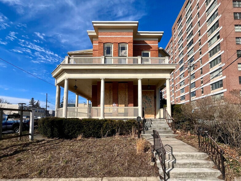 More Photos Of 3818 Roland Ave, Baltimore Office Residential For Sale