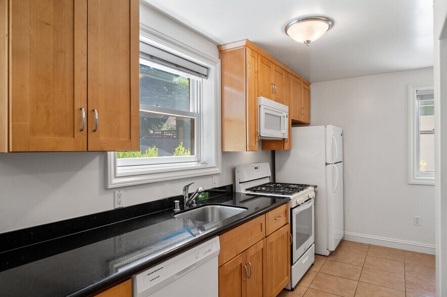 More Photos Of 333 G St, San Rafael Apartments For Sale