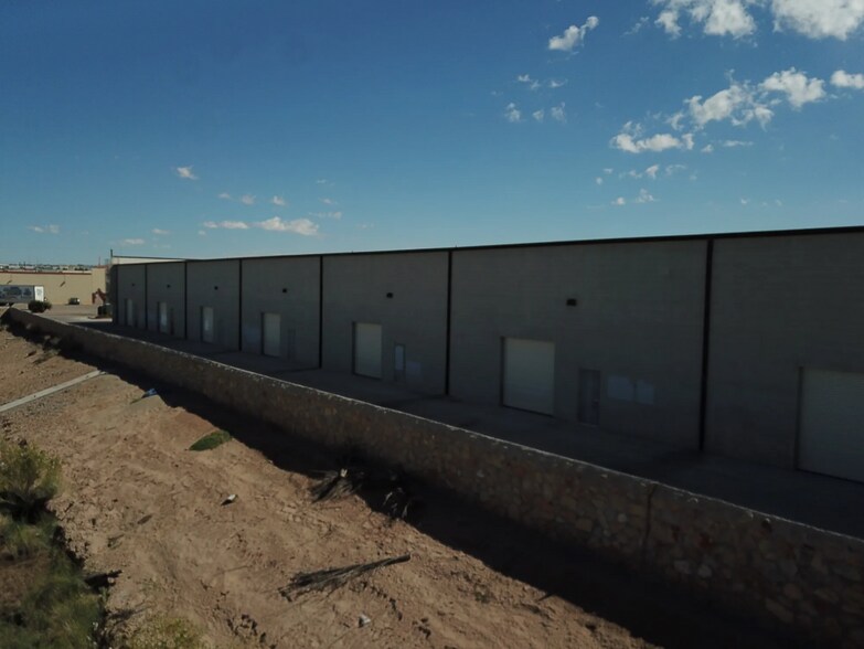 More Photos Of 501 Zaragoza Rd, El Paso Light Manufacturing For Sale