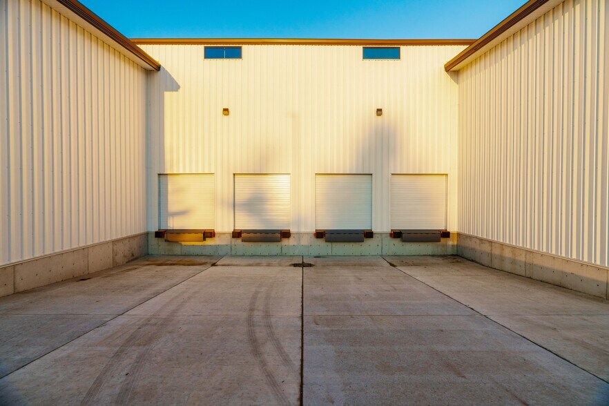 More Photos Of 8208 River, Tumwater Warehouse For Lease