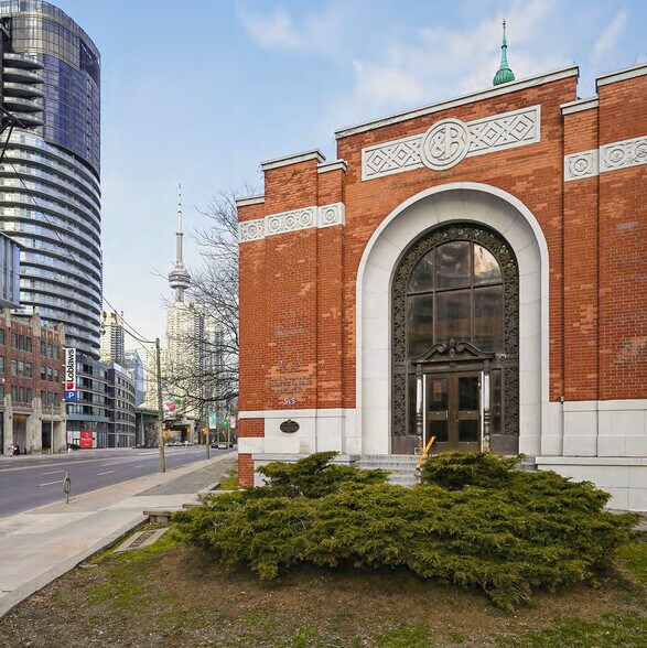 More Photos Of 545 Lake Shore Blvd W, Toronto Office For Sale