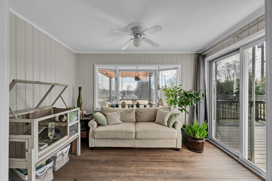 More Photos Of , Brookfield Unknown For Sale