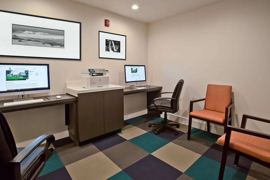 More Photos Of 151 Cracker Barrel Dr, Crestview Hotel For Sale