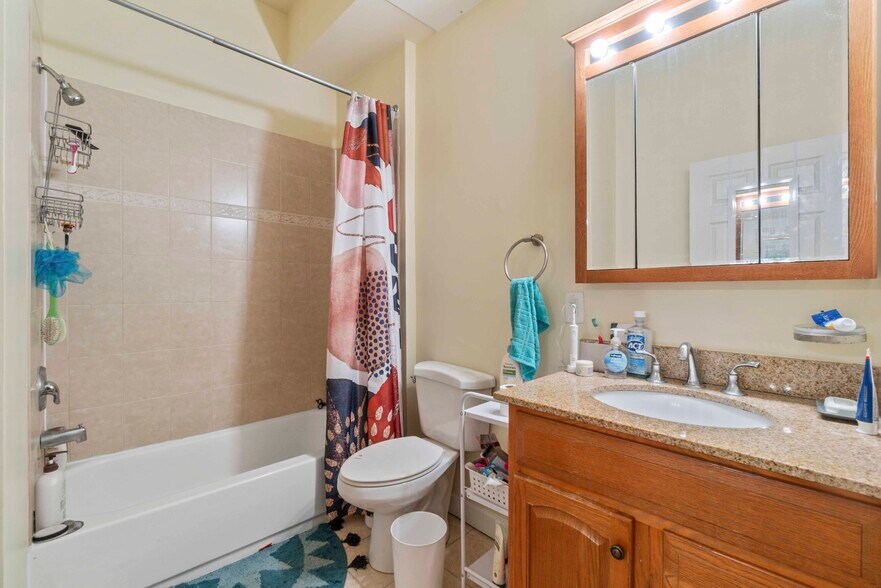 More Photos Of 5011 Roland Ave, Baltimore Apartments For Sale