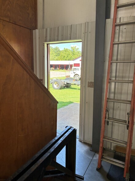 More Photos Of 337 Old US Highway 17, Hertford Industrial For Lease