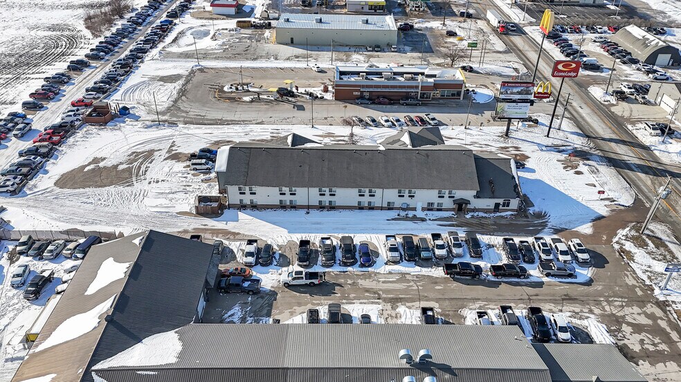 More Photos Of 630 W Main St, El Paso Hotel For Sale