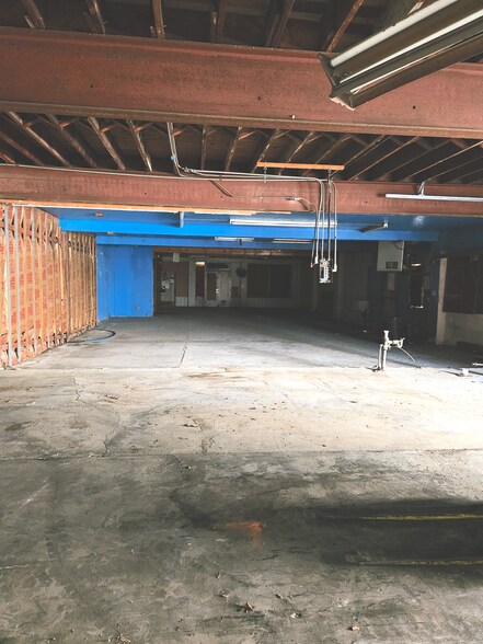 More Photos Of 1326 9th St, Modesto Storefront For Sale