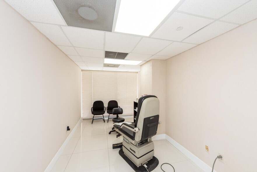 More Photos Of 2645 SW 37th Ave, Miami Medical For Lease