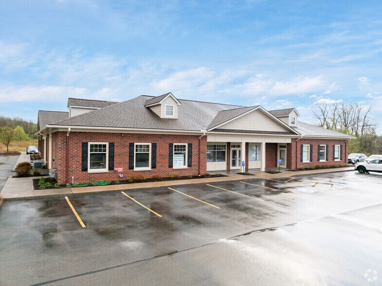 More Photos Of 6531 Anthony, Victor Office For Lease