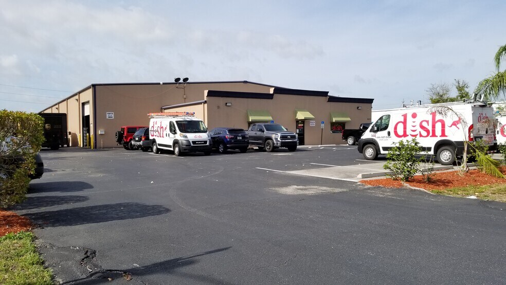 More Photos Of 830 NE 24th Ln, Cape Coral Warehouse For Sale