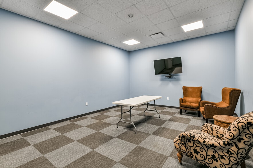 More Photos Of 1222 W Main St, Tomball Religious Facility For Sale