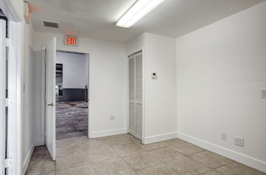 More Photos Of 14080-14118 SW 139th Ct, Miami Light Manufacturing For Lease