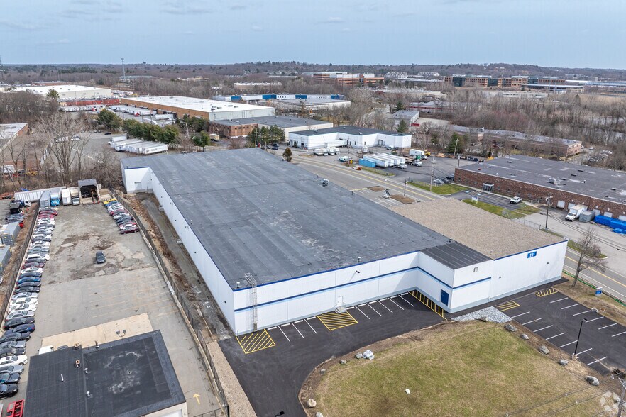 More Photos Of 12 Industrial Way, Wilmington Warehouse For Lease