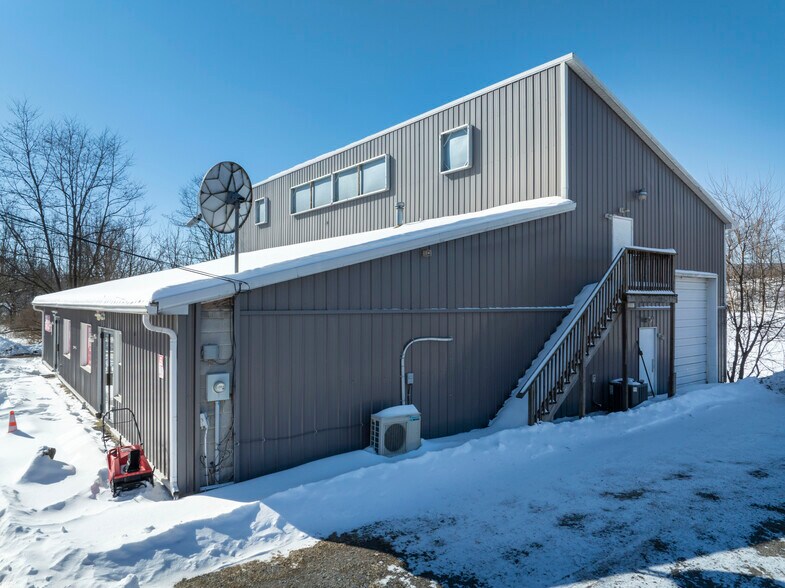 More Photos Of 3340 E Pleasant Valley Blvd, Altoona Freestanding For Sale