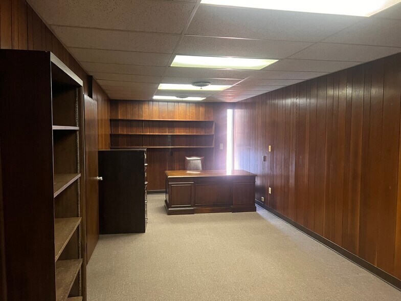 More Photos Of 309 N Main St, Salisbury Office Residential For Sale