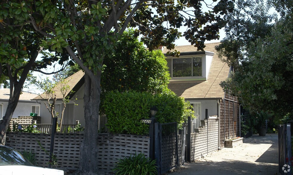 More Photos Of 22427 Montgomery St, Hayward Congregate Senior Housing For Sale