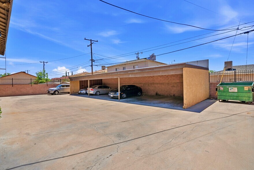 More Photos Of 44751 N Fern Ave, Lancaster Apartments For Sale