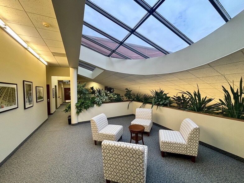 More Photos Of 2965 Ryan Dr SE, Salem Medical For Sale