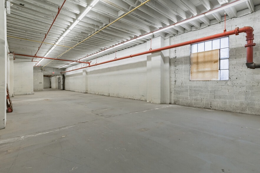 More Photos Of 80 Saddle River Rd, South Hackensack Warehouse For Lease