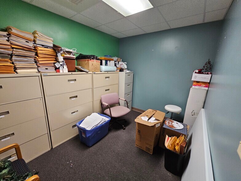 More Photos Of 97 S 4th St, Ishpeming Office For Lease