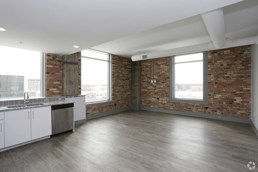 More Photos Of 285 Western Ave, Muskegon Apartments For Lease