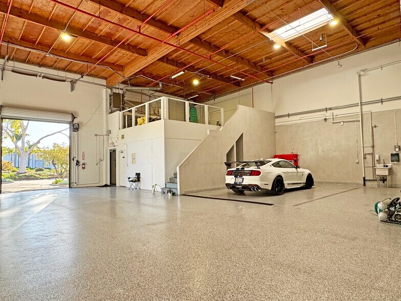 More Photos Of 1025 Cindy Ln, Carpinteria Warehouse For Sale