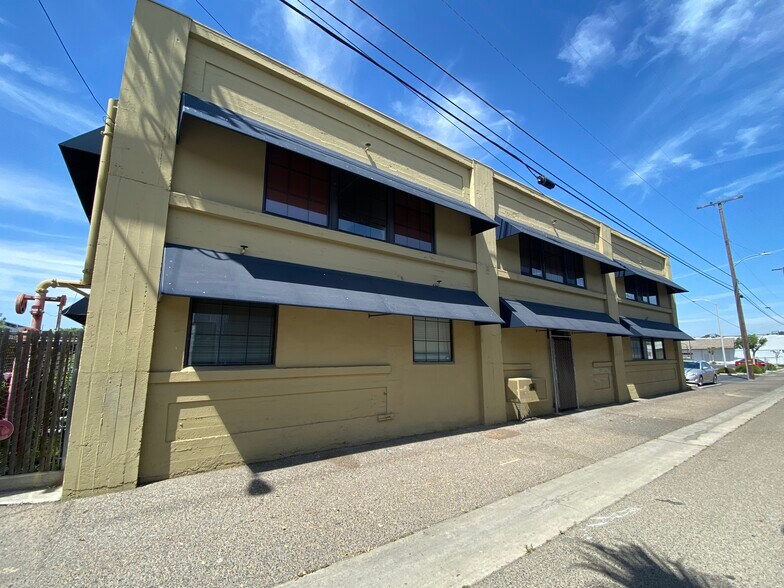 More Photos Of 425 W 7th St, Hanford Office For Sale