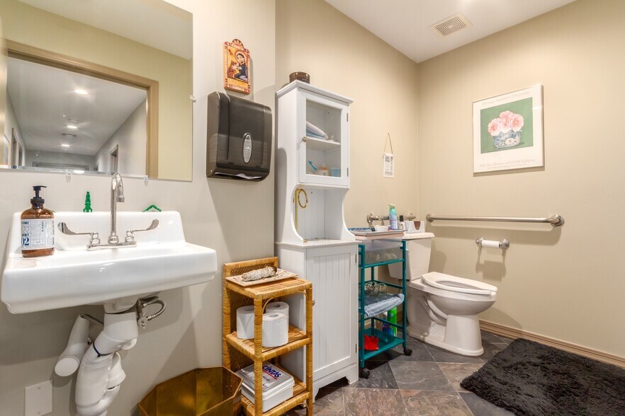 More Photos Of 207 E Monterey Way, Phoenix Office Residential For Sale