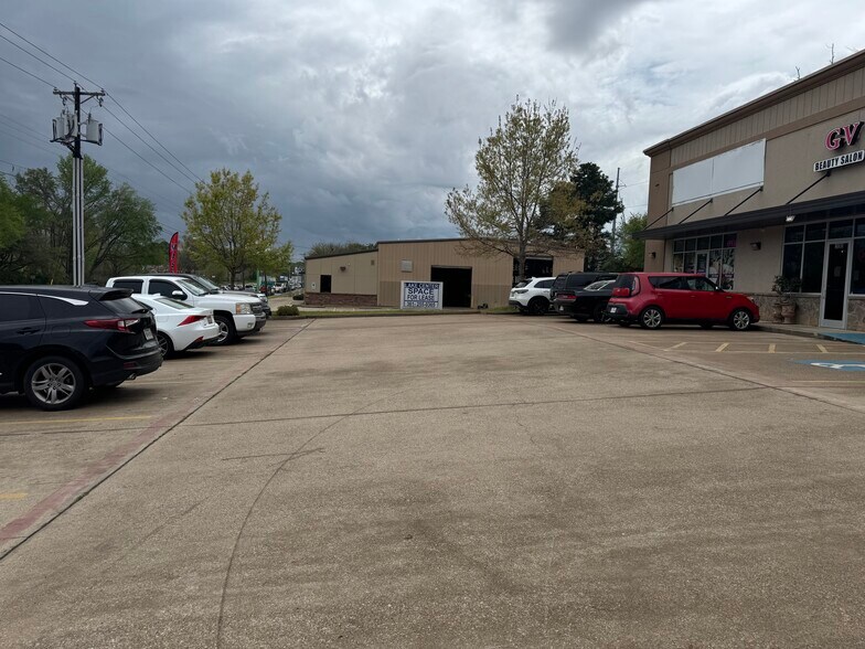 More Photos Of 1950 N Northwest Loop 323, Tyler Freestanding For Lease