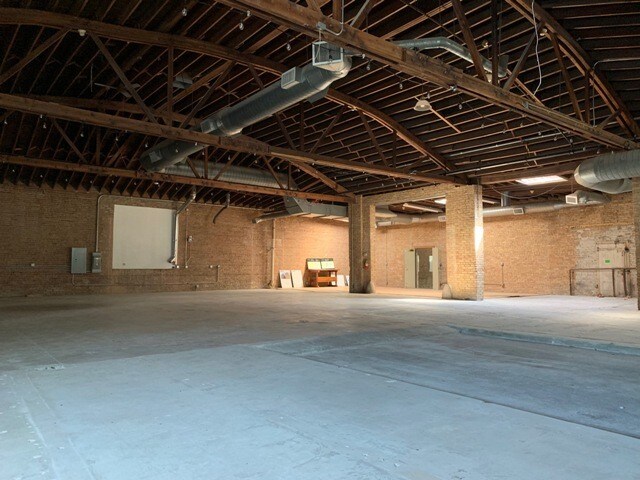 More Photos Of 340 N Ogden Ave, Chicago Storefront Retail Office For Lease