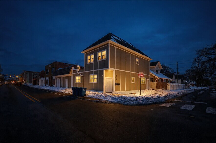 More Photos Of 2305 E Michigan St, Indianapolis Flex For Sale