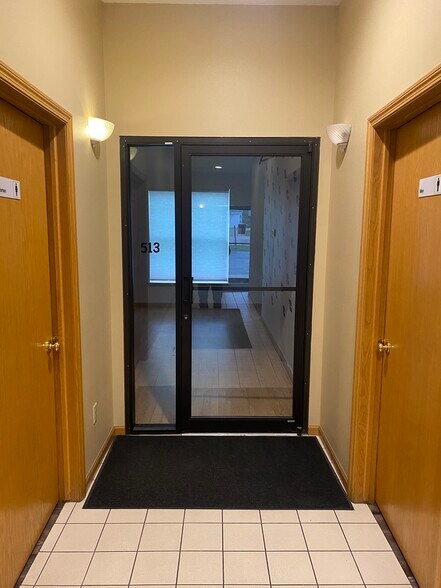 More Photos Of 513-515 W Main St, Sun Prairie Office For Sale