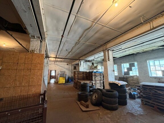 More Photos Of 1343 Knox St, North Kansas City Warehouse For Sale