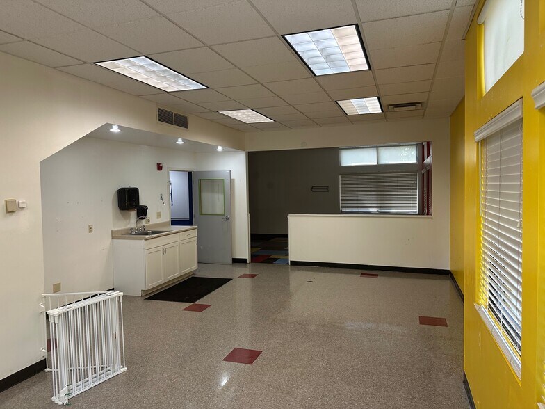 More Photos Of 5720 Avery Rd, Dublin Office For Sale