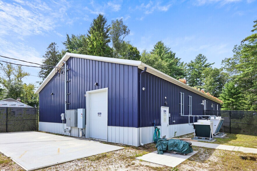 More Photos Of 700 S Main St, Sheffield Refrigeration Cold Storage For Sale