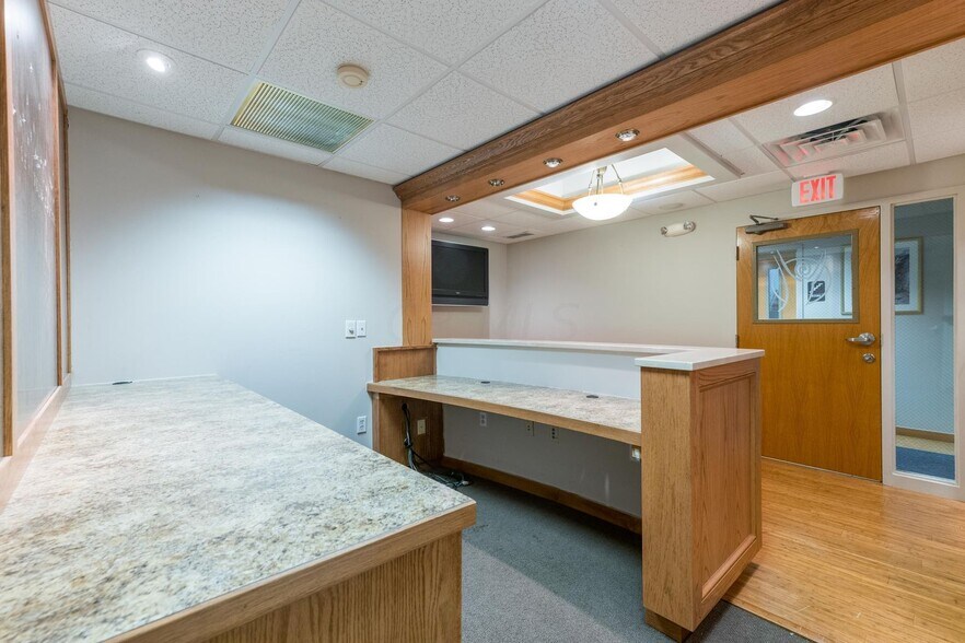 More Photos Of 1151 Bethel Rd, Columbus Medical For Sale