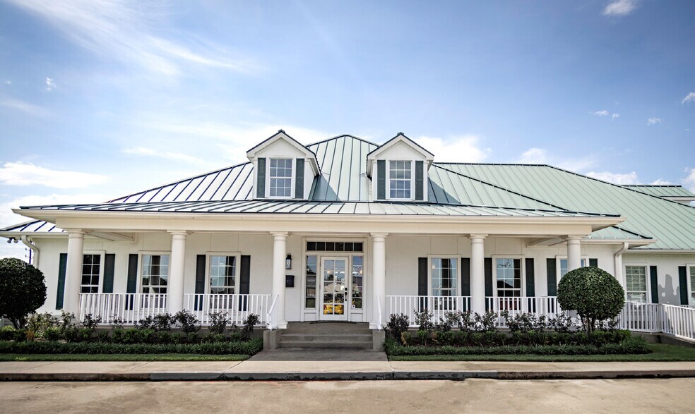 Primary Photo Of 4601 Center St, Deer Park Medical For Lease