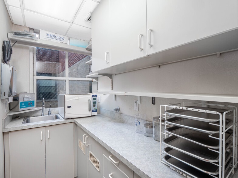More Photos Of 121 E 60th St, New York Medical For Lease