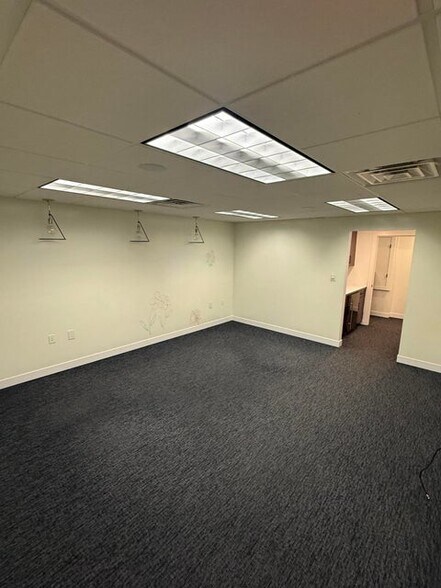 More Photos Of 9421 Joliet St, Saint John Medical For Lease