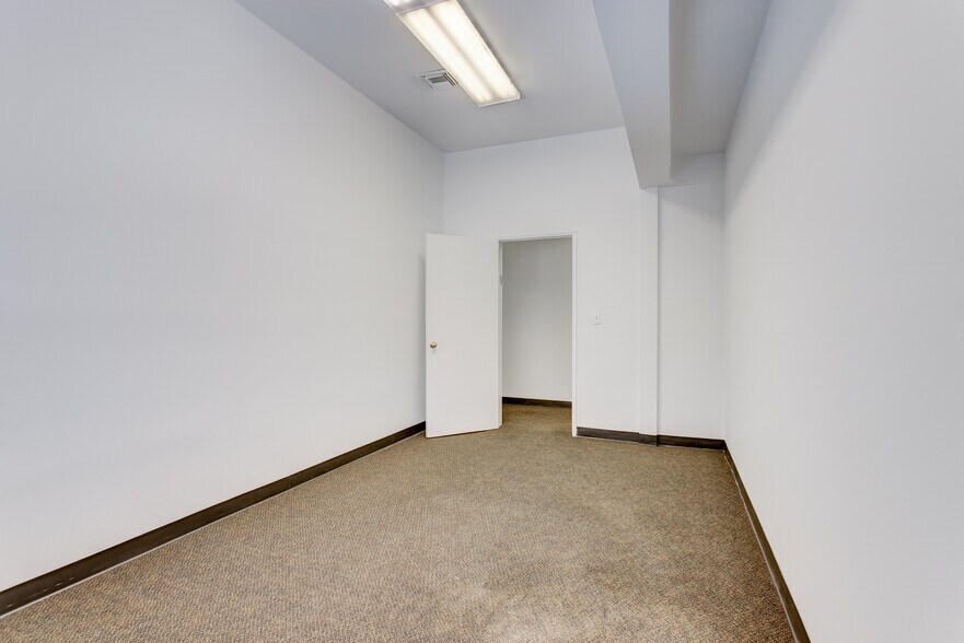 More Photos Of 114-122 S Beverly Dr, Beverly Hills Storefront Retail Office For Lease