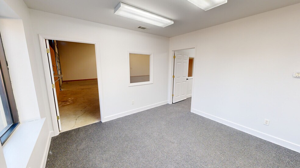 More Photos Of 48 County Road 265, Alabaster Unknown For Lease