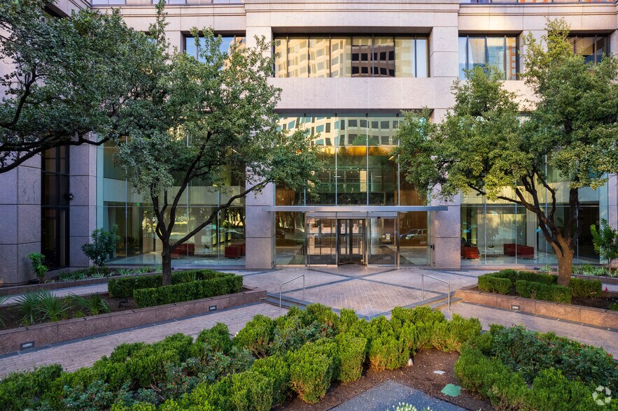 More Photos Of 100 Congress Ave, Austin Office For Lease