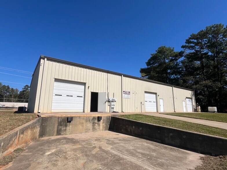 More Photos Of 474 Hampshire Dr, Gaffney Showroom For Lease