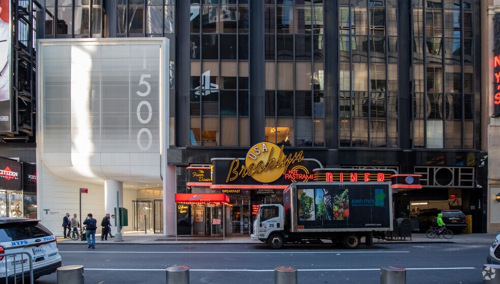 More Photos Of 1500 Broadway, New York Office For Lease