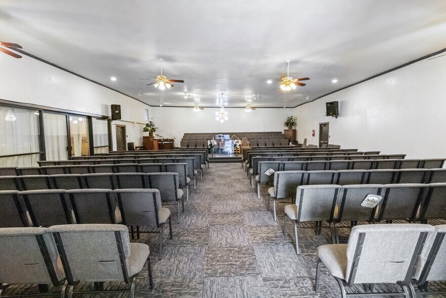 More Photos Of 671 9th St, Richmond Specialty For Sale