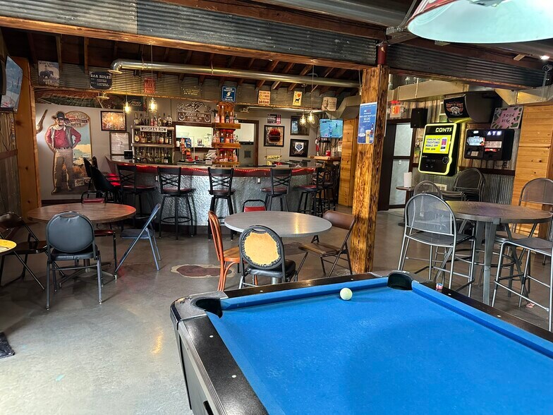 More Photos Of 4312 NW Gateway Ave, Riverside Restaurant For Sale